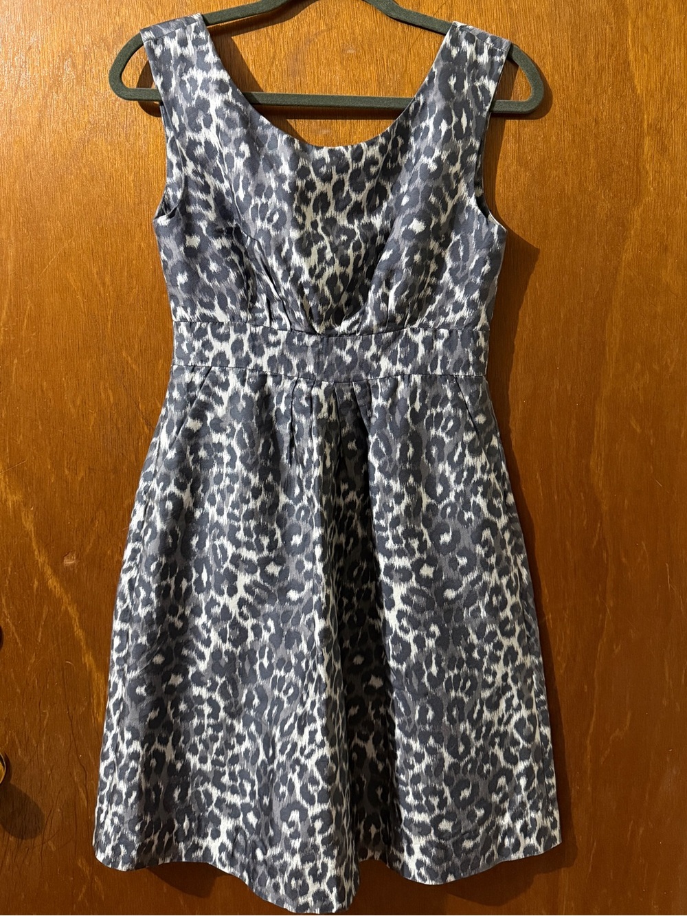 EUC Kate Spade Sleeveless Grey Leopard Print Fit & Flare Dress - Size 6